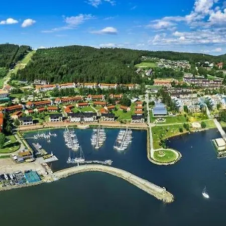 Jonas U Plaze Lipno nad Vltavou